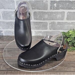HANNA ANDERSON Black Leather Clogs Sandals Strap Buckle Wood Soles Sz 9 Sweden